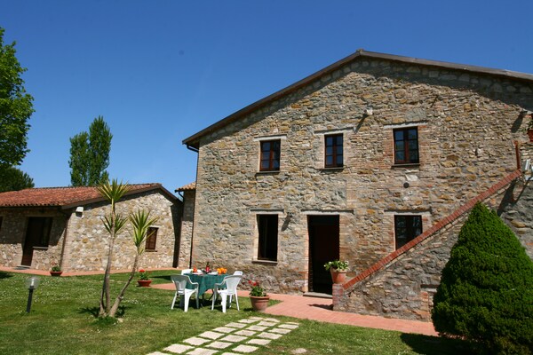 Foto van Cottage in Magione bij Meer Trasimeno - Vakantiehuis in Magione - ExteriorSummer