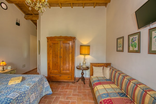 Foto van Vakantiehuis in Assisi met verwarmd zwembad - Vakantiehuis in Assisi - BedRoom
