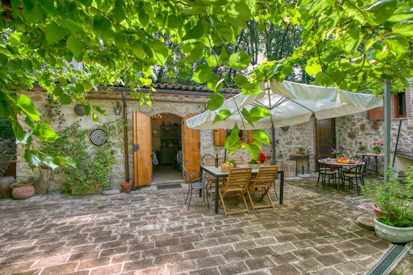 Foto van Vakantiehuis in Assisi met verwarmd zwembad - Vakantiehuis in Assisi - ExteriorSummer