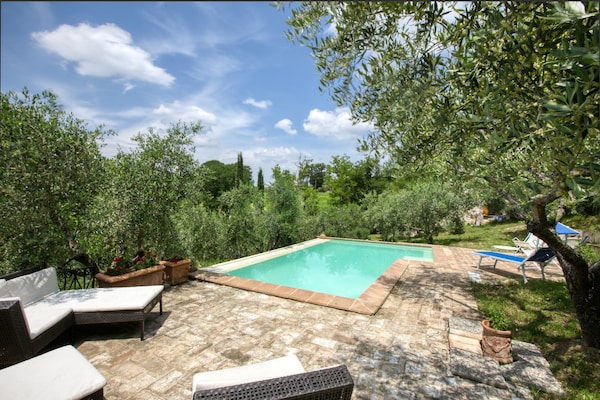 Foto van Vakantiehuis in Assisi met verwarmd zwembad - Vakantiehuis in Assisi - PoolOfHouse