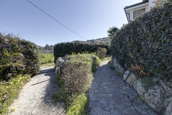 Foto van Zeezicht met airconditioning en tuin - Vakantiehuis in Castelsardo - GardenSummer