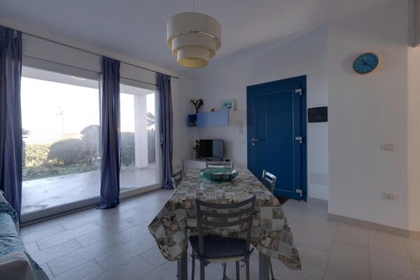 Foto van Zeezicht met airconditioning en tuin - Vakantiehuis in Castelsardo - DiningRoom