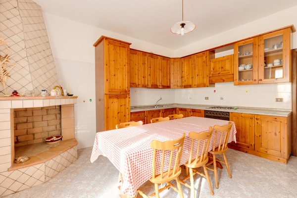 Foto van Appartement met zeezicht in het historische - Vakantiehuis in Castelsardo - DiningRoom