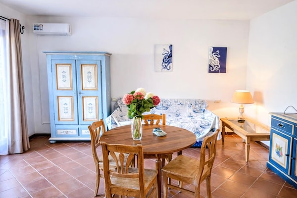 Foto van Appartement met veranda vlakbij Stintino - Vakantiehuis in Stintino - LivingRoom