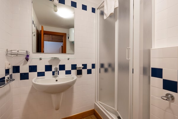 Foto van In edificio storico, con aria condizionata - Vakantiehuis in Ceresole Reale (TO) - BathRoom