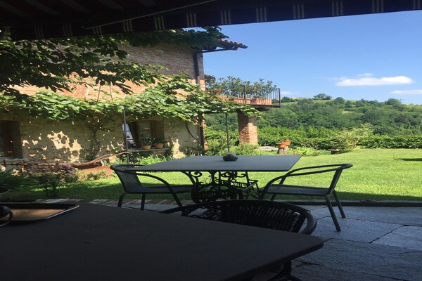 Foto van Vakantiehuis in Langhe met Zwembad en Terras - Vakantiehuis in Bastia Mondovì - GardenSummer