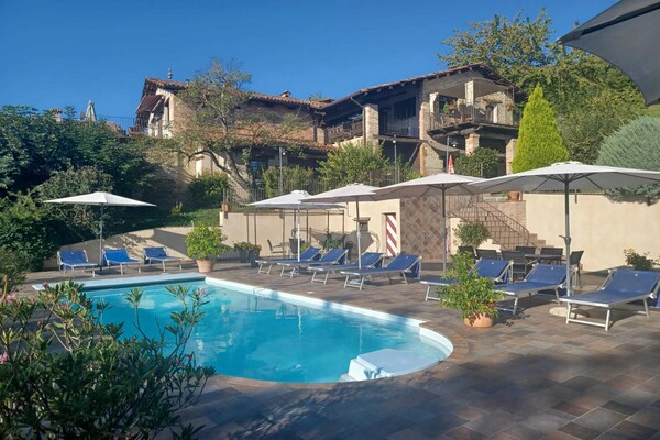 Foto van Vakantiehuis in Langhe met Zwembad en Terras - Vakantiehuis in Bastia Mondovì - PoolOfHouse