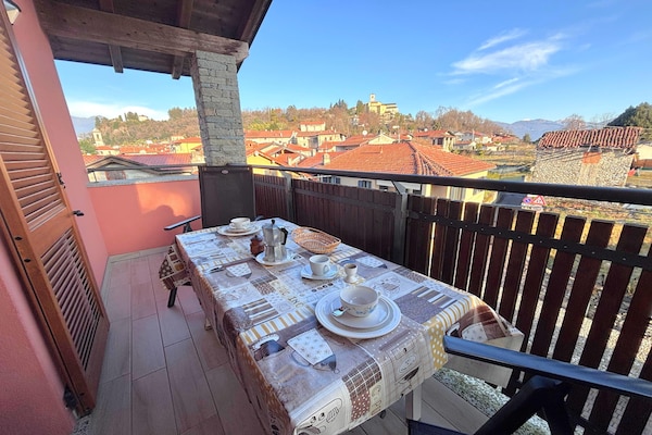 Foto van Appartement met uitzicht op het meer in Bedero - Vakantiehuis in Brezzo di Bedero - TerraceBalcony