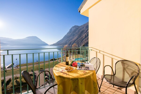 Foto van Appartement met uitzicht op het meer van Lugano. - Vakantiehuis in Porlezza - TerraceBalcony
