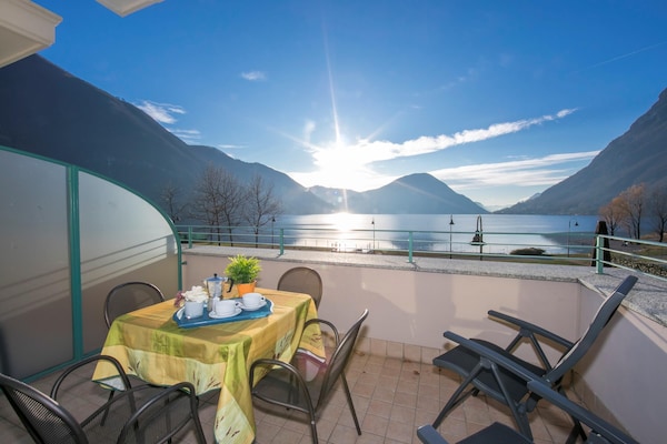 Foto van Appartement met uitzicht op het meer van Lugano. - Vakantiehuis in Porlezza - TerraceBalcony