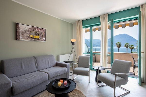 Foto van Appartement met uitzicht op het meer van Lugano. - Vakantiehuis in Porlezza - LivingRoom