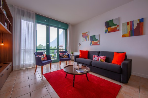 Foto van Appartement met uitzicht op het meer van Lugano. - Vakantiehuis in Porlezza - LivingRoom
