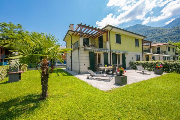 Foto van Appartement met uitzicht op het meer van Lugano. - Vakantiehuis in Porlezza - ExteriorSummer