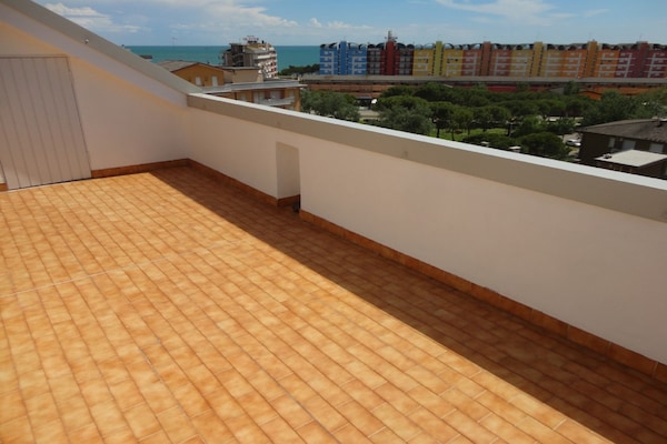 Foto van Appartement in Caorle bij Strand - Vakantiehuis in Caorle (VE) - TerraceBalcony