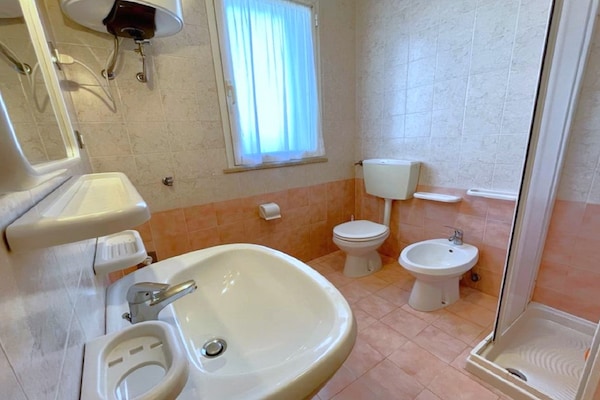 Foto van Ontspannend verblijf aan de kust in Lido Altanea - Vakantiehuis in Caorle (VE) - BathRoom