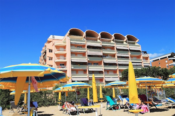 Foto van Appartement met zeezicht in Caorle voor 5 personen - ExteriorSummer