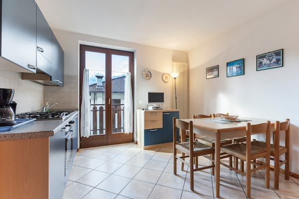 Foto van Vakantiehuis Val di Ledro bij Meer - Vakantiehuis in Val di Ledro - DiningRoom