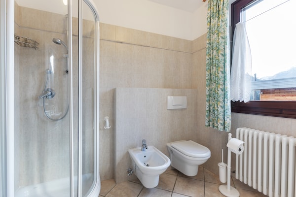 Foto van Vakantiehuis Val di Ledro bij Meer - Vakantiehuis in Val di Ledro - BathRoom