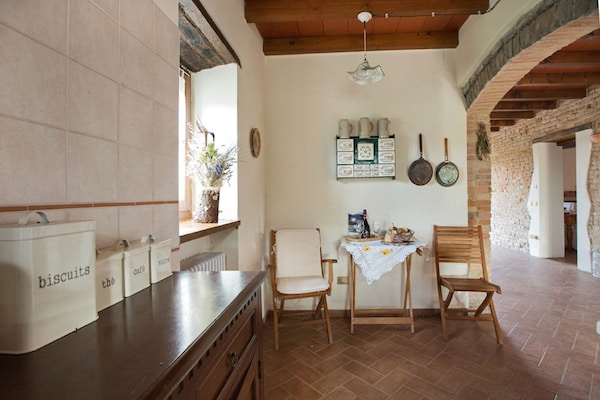 Foto van Zonnig vakantiehuis met zwembad - Vakantiehuis in Salsomaggiore Terme - Kitchen