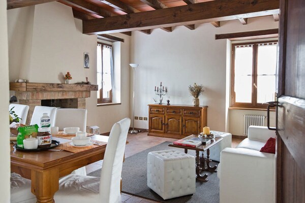 Foto van Zonnig vakantiehuis met zwembad - Vakantiehuis in Salsomaggiore Terme - DiningRoom