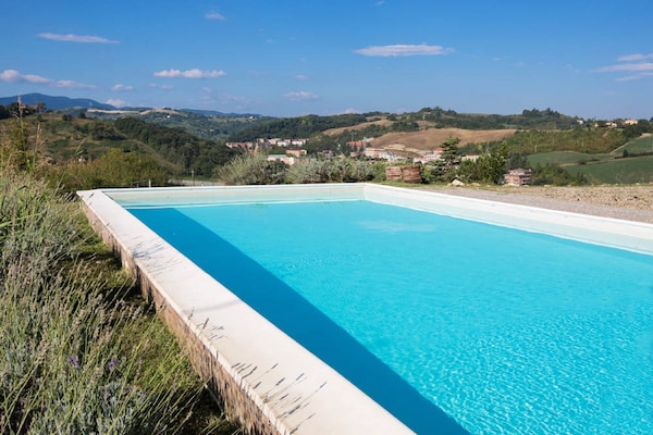 Foto van Zonnig vakantiehuis met zwembad - Vakantiehuis in Salsomaggiore Terme - PoolOfHouse
