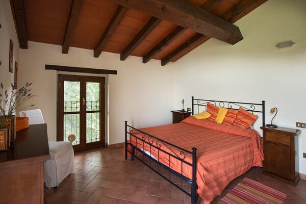 Foto van Zonnig vakantiehuis met zwembad - Vakantiehuis in Salsomaggiore Terme - BedRoom