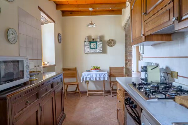 Foto van Zonnig vakantiehuis met zwembad - Vakantiehuis in Salsomaggiore Terme - Kitchen