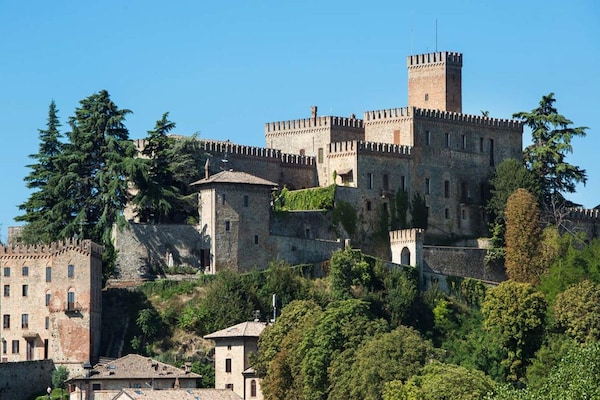 Foto van Zonnig vakantiehuis met zwembad - Vakantiehuis in Salsomaggiore Terme - AreaSummer1KM