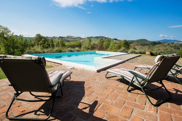 Foto van Zonnig vakantiehuis met zwembad - Vakantiehuis in Salsomaggiore Terme - PoolOfHouse