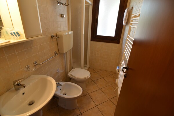 Foto van Lido Retreat vlakbij het strand - Vakantiehuis in Lido di Spina - BathRoom