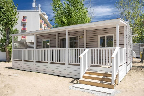Foto van Lodge in het familiedorp Rimini vlakbij het strand - ExteriorSummer
