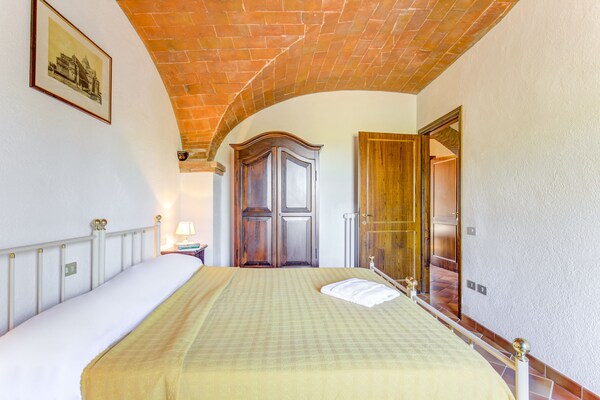 Foto van Zonnig appartement met tuin - Vakantiehuis in Gambassi Terme-Fi - BedRoom