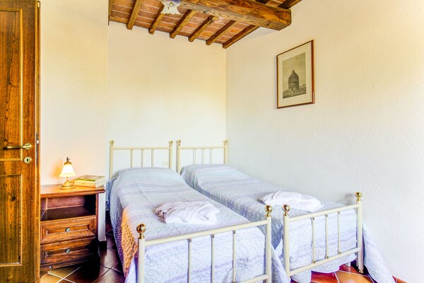 Foto van Zonnig appartement met tuin - Vakantiehuis in Gambassi Terme-Fi - BedRoom