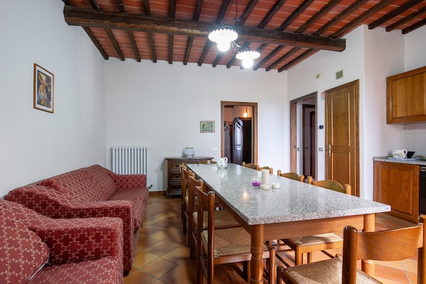 Foto van Ruime Toscaanse retraite - Vakantiehuis in Varna - Gambassi Terme-Fi - LivingRoom