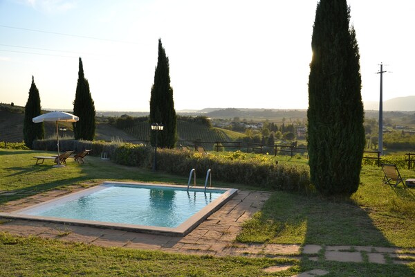 Foto van Gezellig vakantiehuis met zwembad met bubbelbad en kinderbad - PoolOfHouse