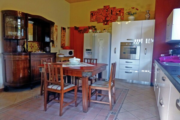 Foto van Villa in Pistoia met Zwembad en Uitzicht - Vakantiehuis in Pistoia - Kitchen