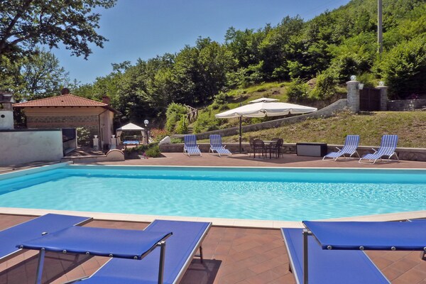 Foto van Villa in Pistoia met Zwembad en Uitzicht - Vakantiehuis in Pistoia - PoolOfHouse
