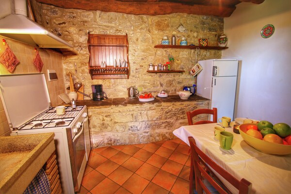Foto van Boerderij met zwembad, Ortignano - Vakantiehuis in Ortignano - Kitchen