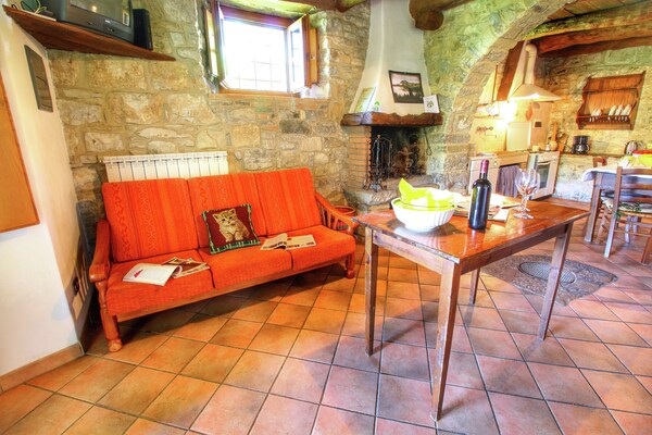 Foto van Boerderij met zwembad, Ortignano - Vakantiehuis in Ortignano - LivingRoom
