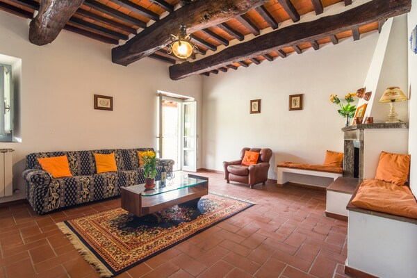 Foto van Boerderij in Bucine met zwembad - Vakantiehuis in Bucine - LivingRoom