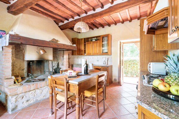 Foto van Zonnig vakantiehuis - Vakantiehuis in Gaiole in Chianti (SI) - DiningRoom