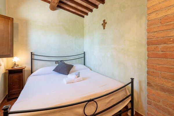 Foto van Zonnig vakantiehuis - Vakantiehuis in Gaiole in Chianti (SI) - BedRoom