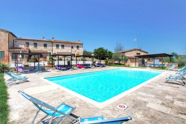 Foto van Boerderij in Toscane met zwembad - Vakantiehuis in Asciano - PoolOfHouse
