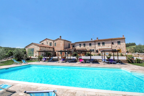 Foto van Boerderij in Toscane met zwembad - Vakantiehuis in Asciano - PoolOfHouse