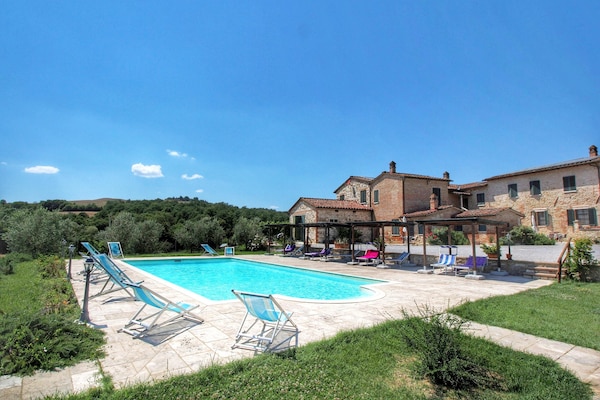 Foto van Boerderij in Toscane met zwembad - Vakantiehuis in Asciano - PoolOfHouse