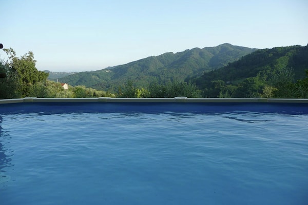 Foto van Vakantiehuis in Lucca met Zwembad en Uitzicht - Vakantiehuis in Borgo A Mozzano - ViewSummer