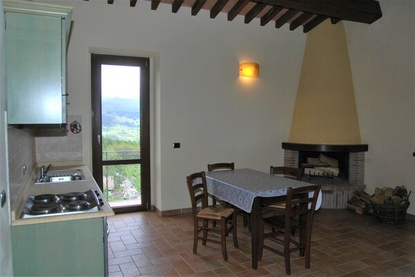 Foto van Vakantiehuis met zwembad in Camporgiano - Vakantiehuis in Camporgiano-LU - DiningRoom