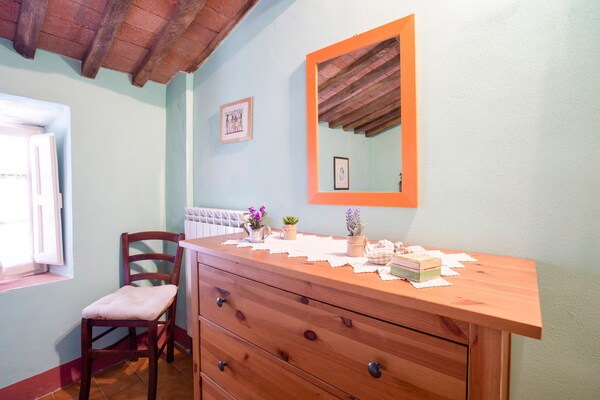 Foto van ﻿Rustiek vakantiehuis in Lucca met een privétuin - BedRoom