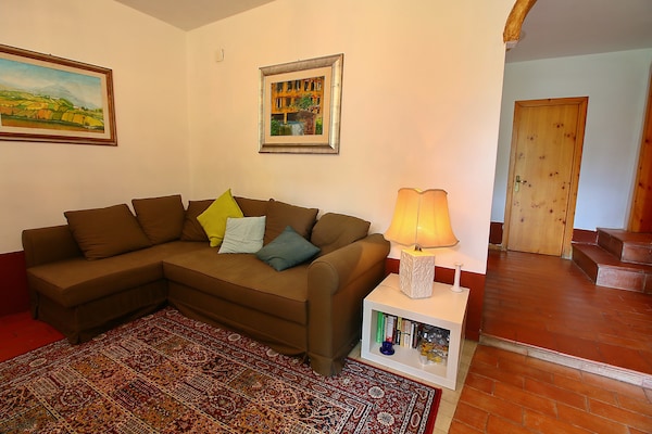 Foto van Moderne villa in Fabriano met privézwembad - Vakantiehuis in Fabriano - LivingRoom