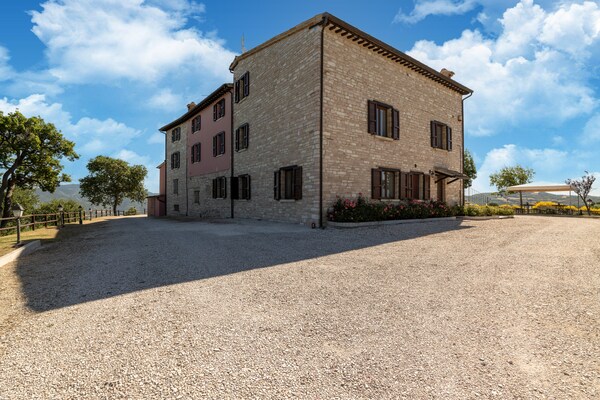 Foto van Ontspannend verblijf op het platteland - Vakantiehuis in Cagli - ExteriorSummer